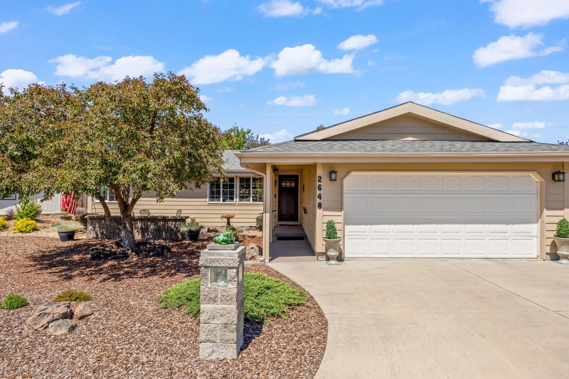 2648 NE Wintergreen Drive, Bend, OR 97701 Main Photo