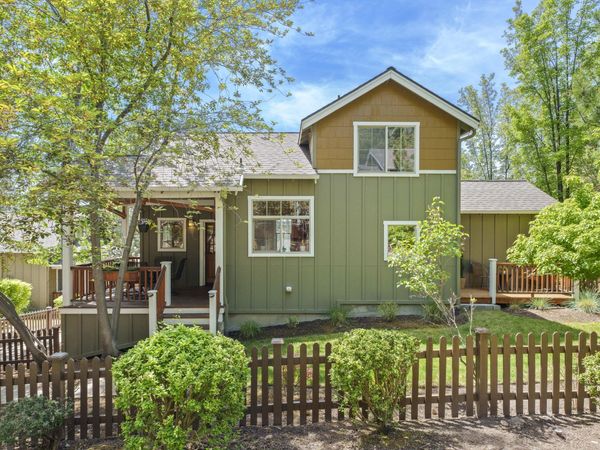 1940 NW Monterey Pines Drive, UNIT 10, Bend, OR 97703