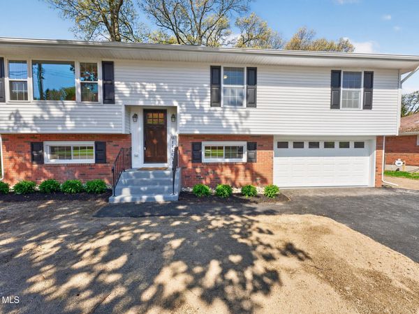 24 James Drive, Loudonville, NY 12211