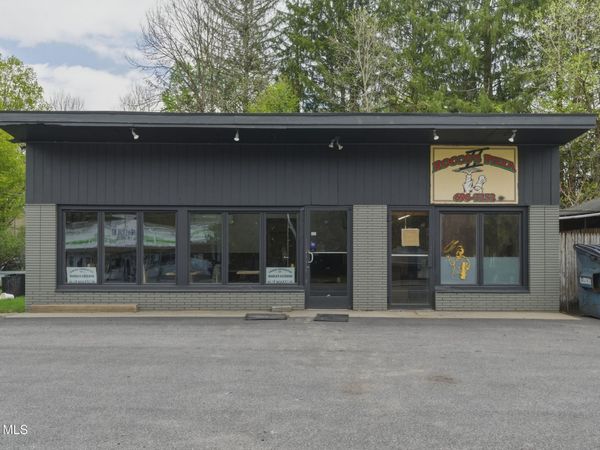 98 Lake Avenue, Lake Luzerne, NY 12846