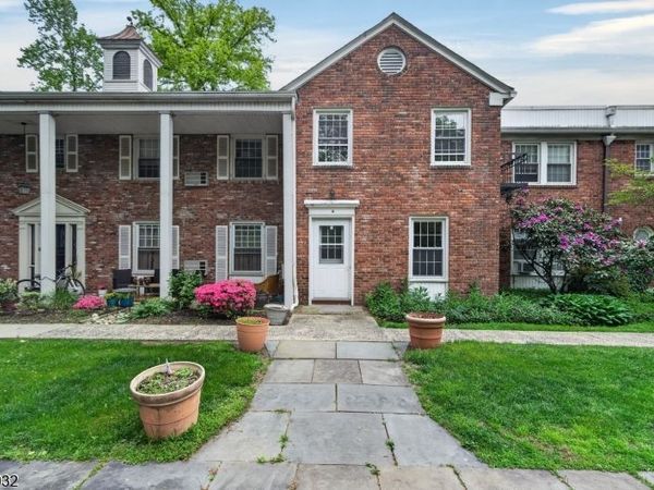 180 Summit Ave, Unit B, Summit, NJ 07901