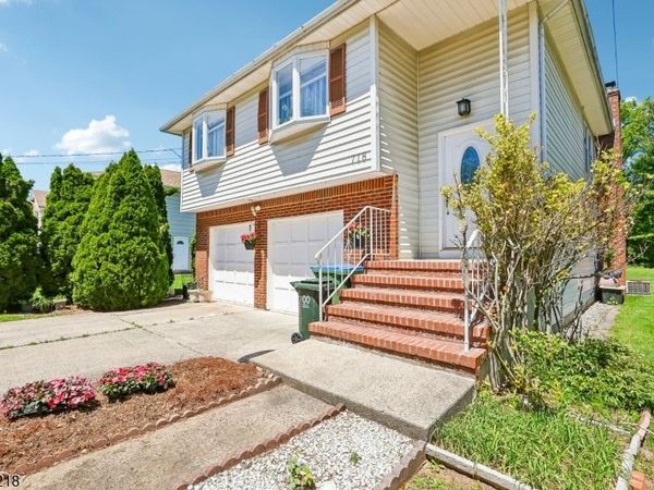 718 New Dover Rd, Edison, NJ 08820
