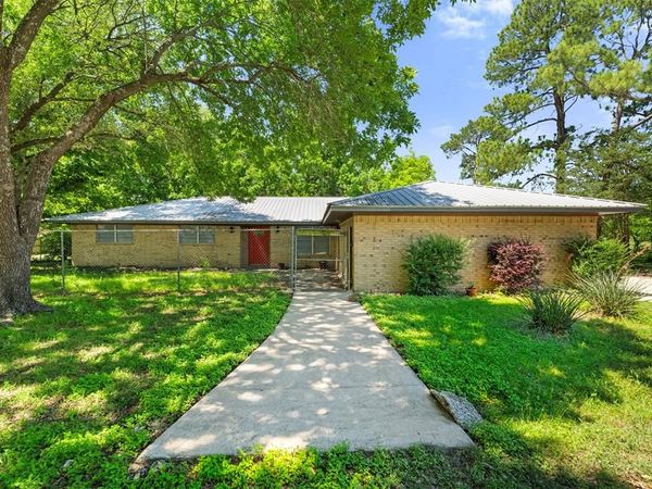 815 N Wright Avenue , Kerens, TX 75144