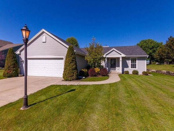 1280 Wrenfield WAY, Oconomowoc, WI 53066