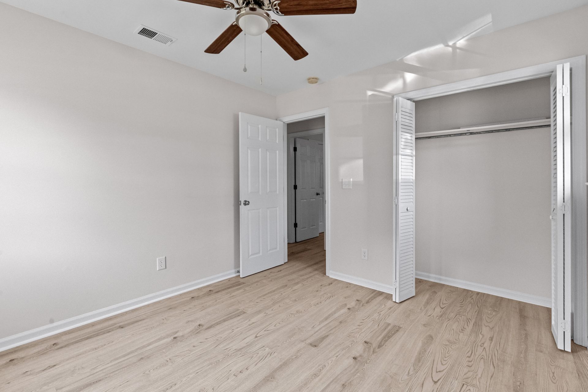 7708 Jadewood Drive Photo 18