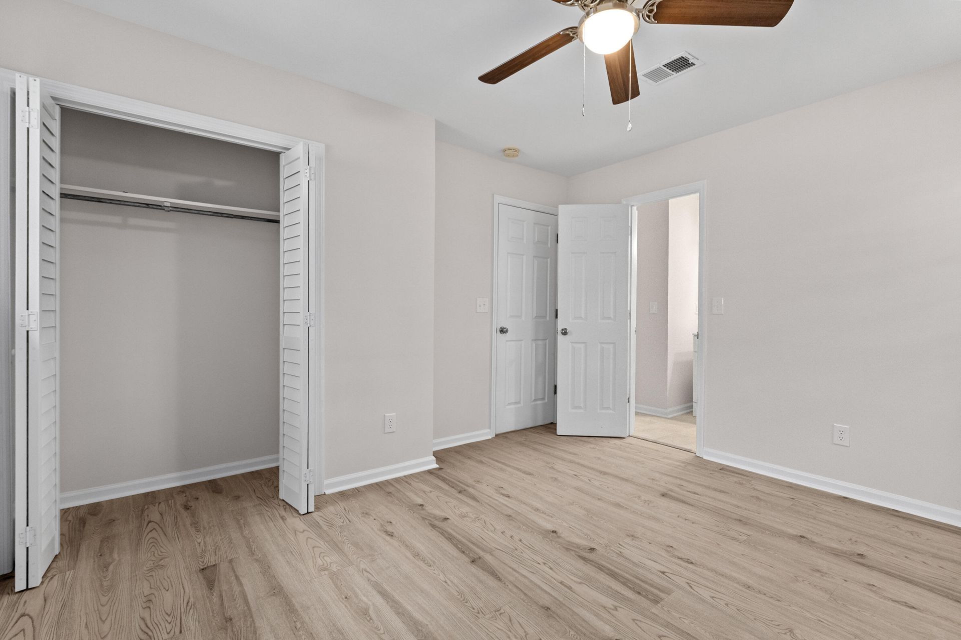 7708 Jadewood Drive Photo 20
