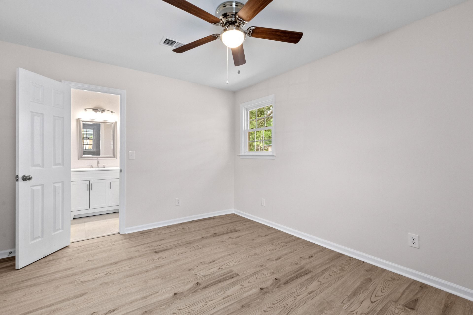 7708 Jadewood Drive Photo 21