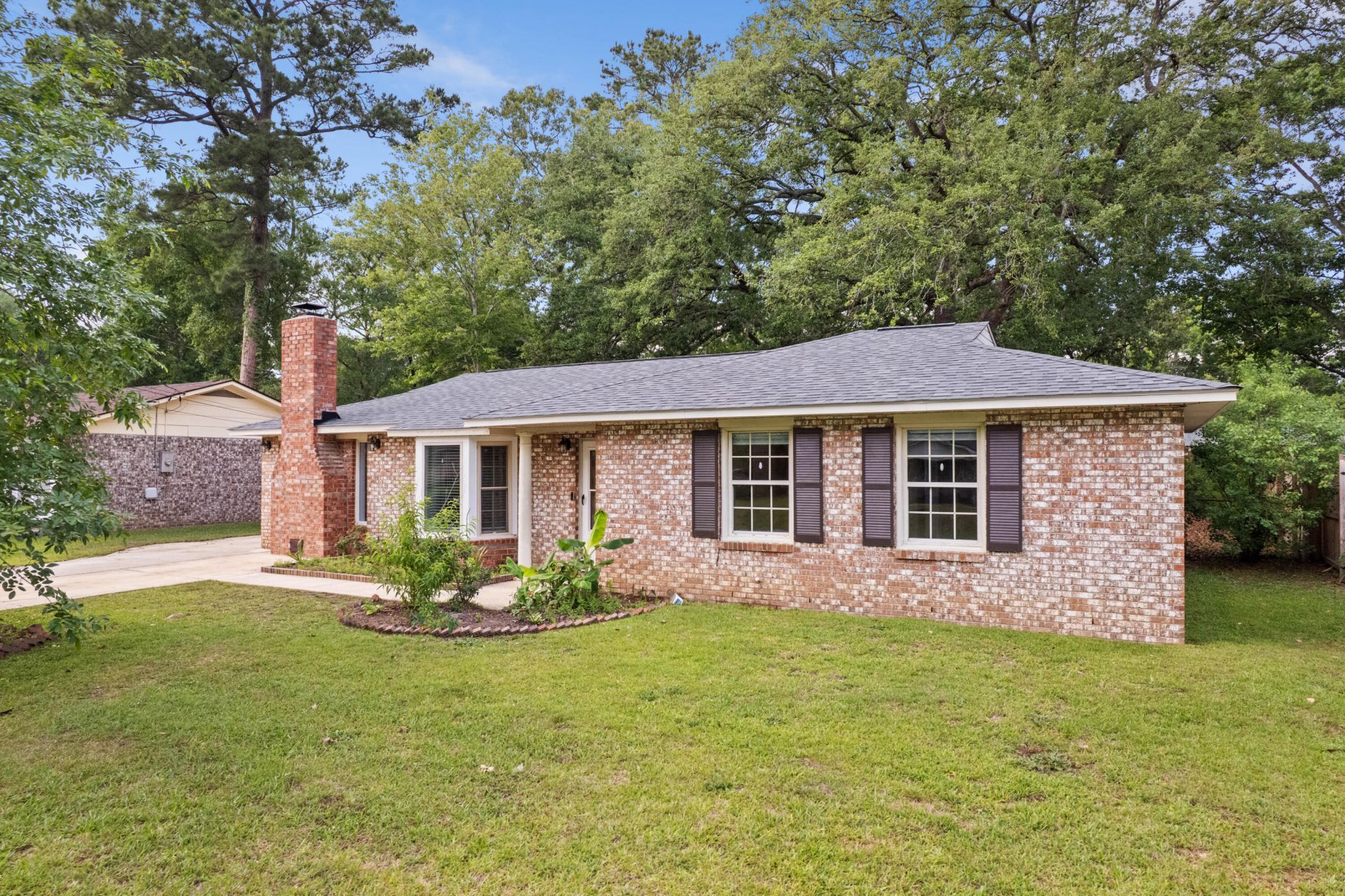 7708 Jadewood Drive Photo 4
