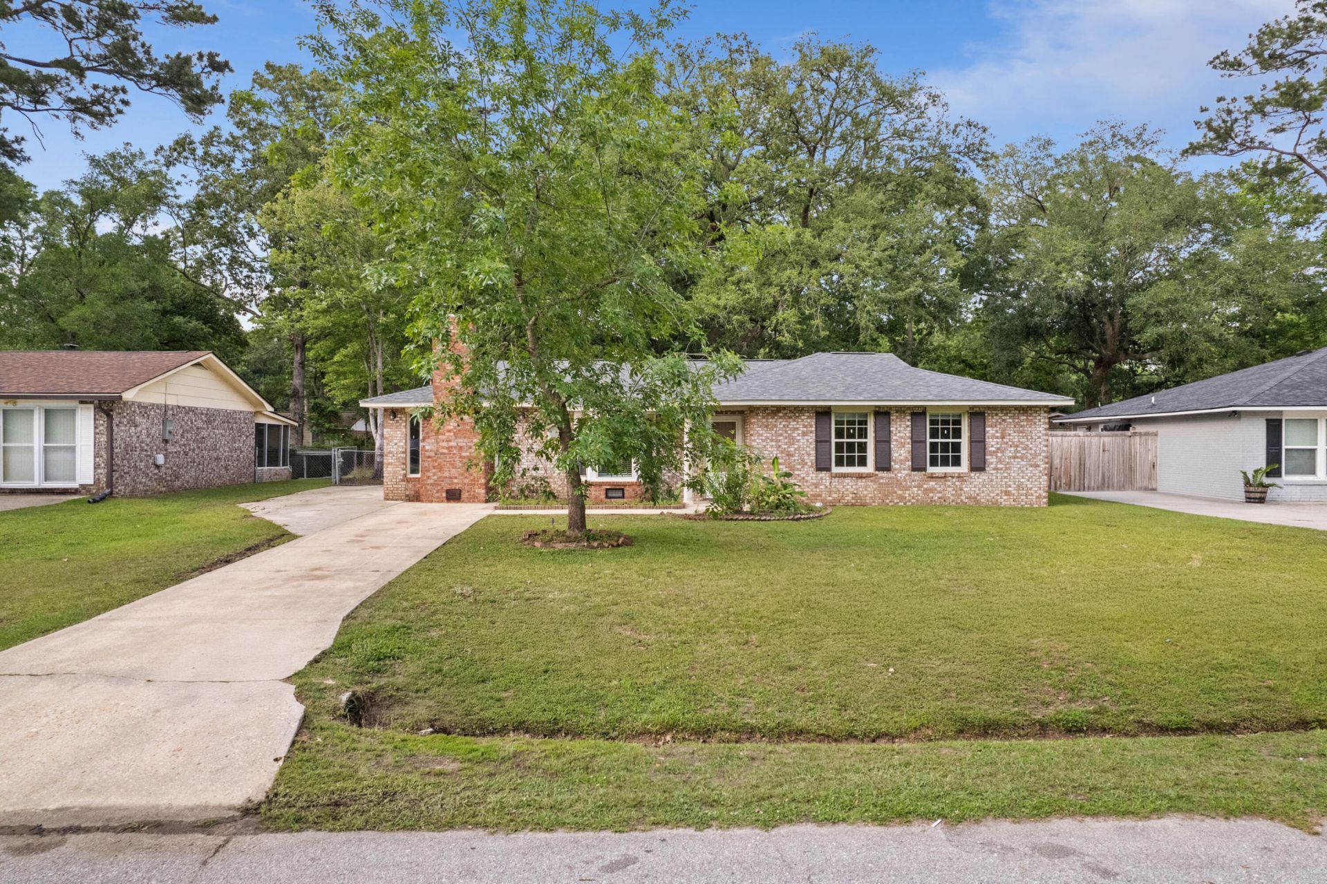 7708 Jadewood Drive Photo 4
