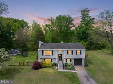 734 SKUNK HOLLOW ROAD, CHALFONT, PA 18914