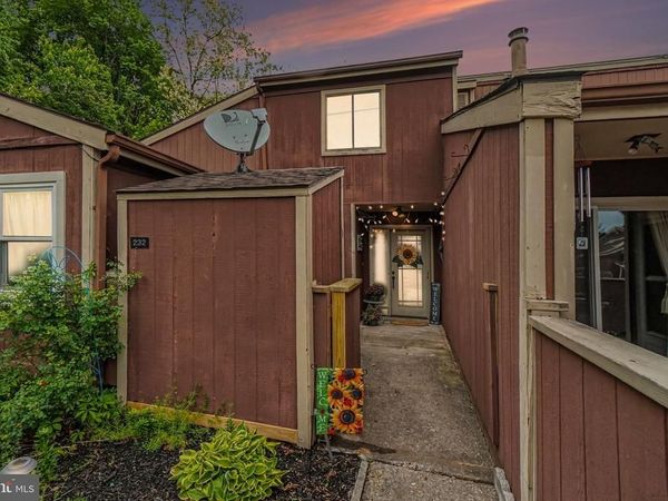 232 BRIAN DRIVE , ENOLA, PA 17025