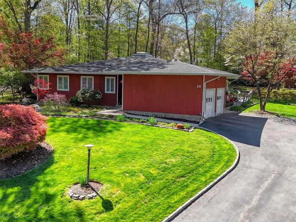 14 Sunderland Place , Suffern, NY 10901