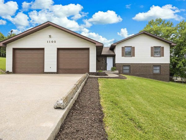 1102 Deerfield Drive, Fairmont, WV 26554