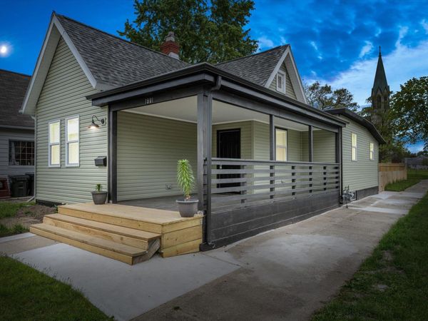 1901 Linden Avenue, South Bend, IN 46628