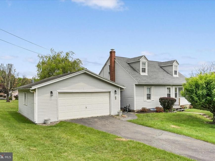 88 Haven Fair Lawn Drive, Pottsville, PA 17901 Main Photo