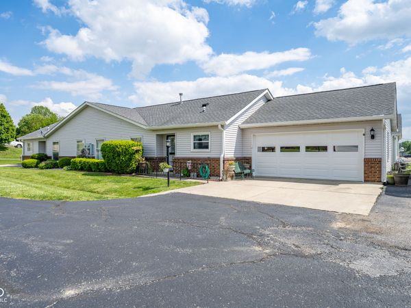 112 Longcastle Drive, Unit APT 2, Greencastle, IN 46135