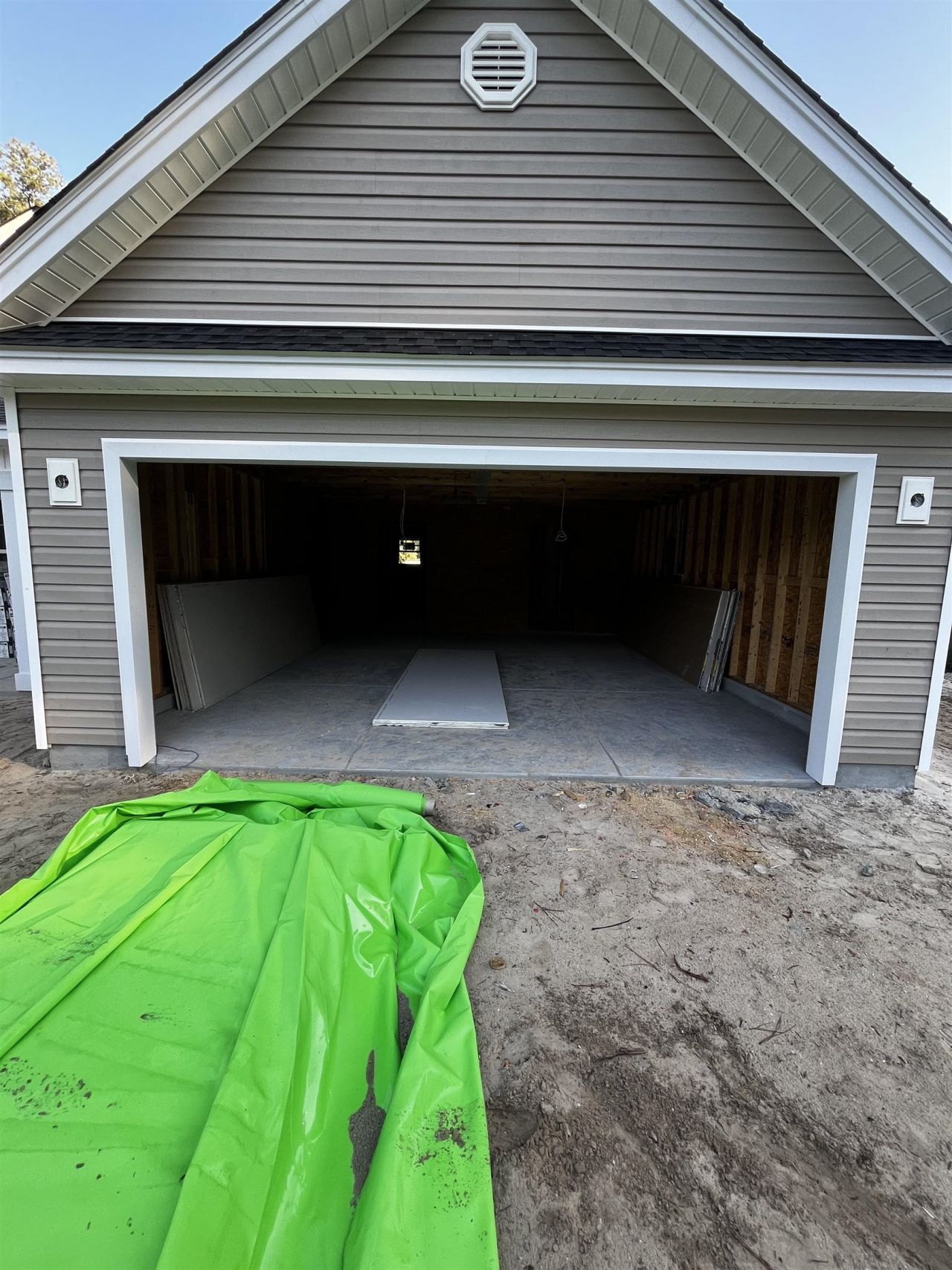 5673 Carriage Rd.  Photo 2