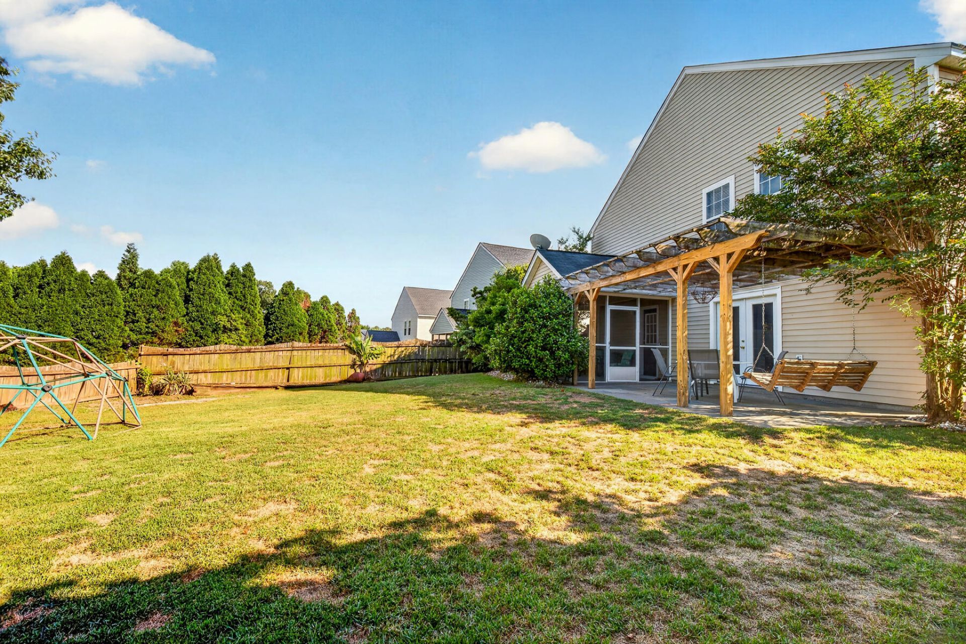 268 Emerald Isle Drive Photo 40