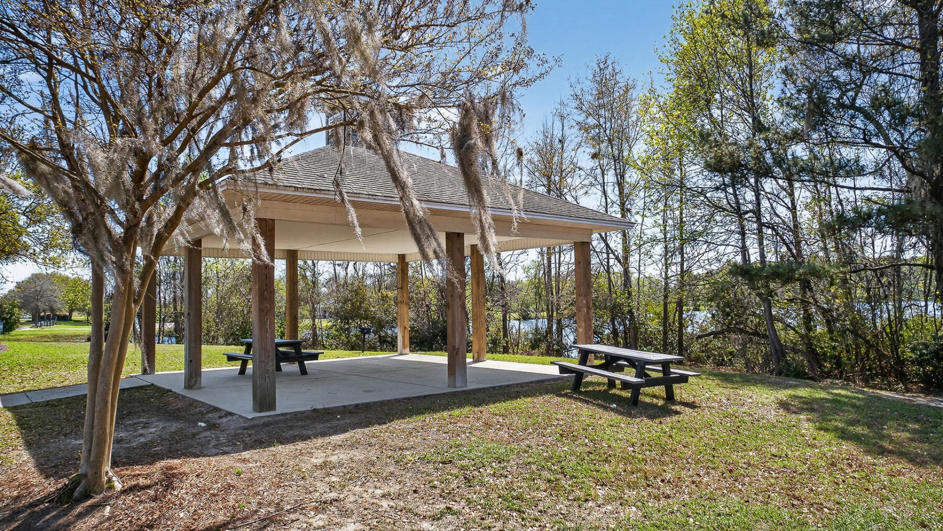 268 Emerald Isle Drive Photo 48