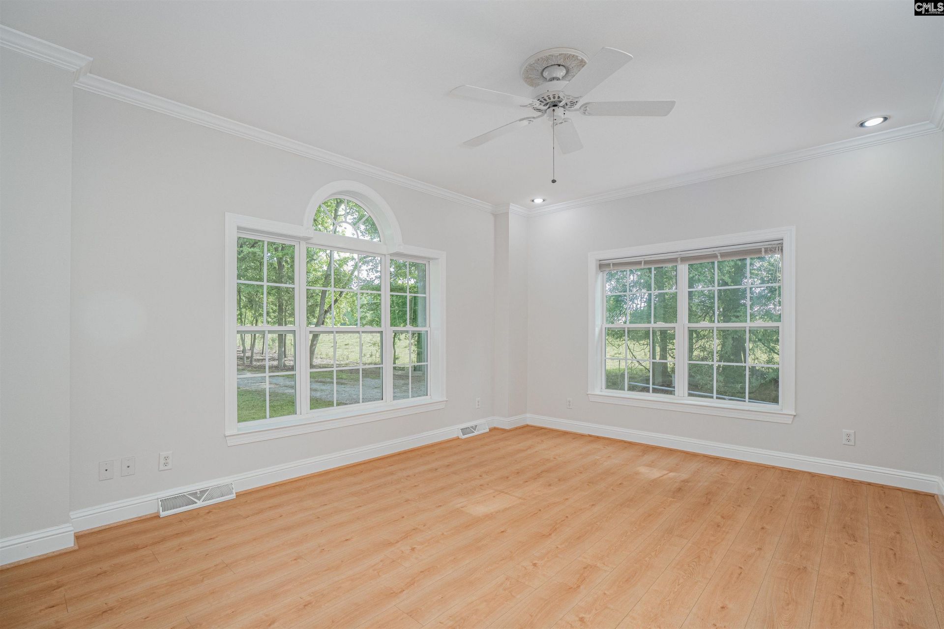 825 Westwoods Drive  Photo 15