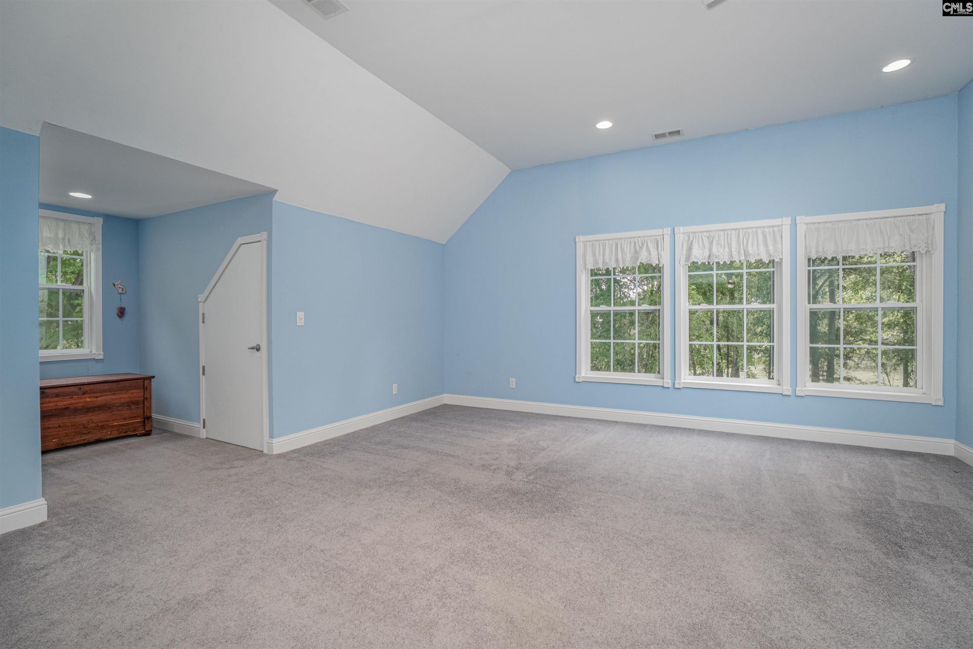 825 Westwoods Drive  Photo 33