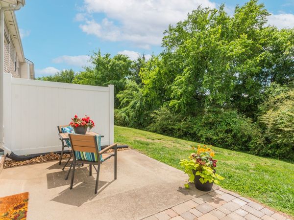 1056 Somerset Springs Dr, Spring Hill, TN 37174