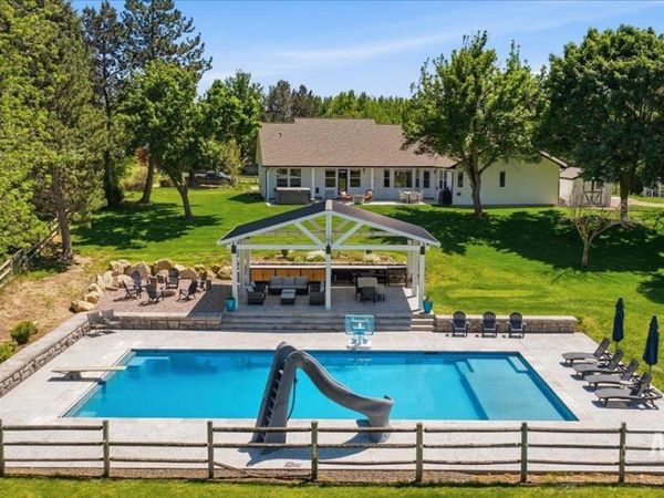 705 E Rush Ct, Eagle, ID 83616