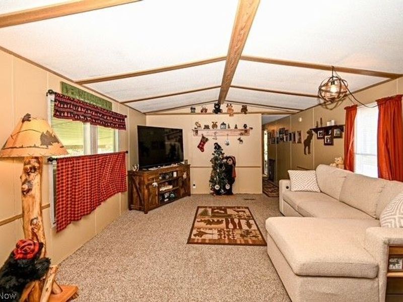 2737 Barn Drive SW, Canton, OH 44706 Photo 11