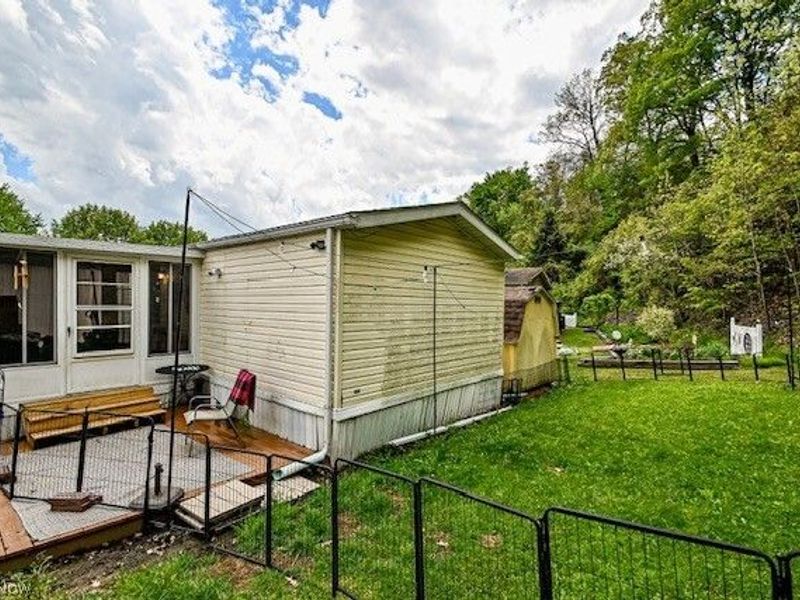 2737 Barn Drive SW, Canton, OH 44706 Photo 3