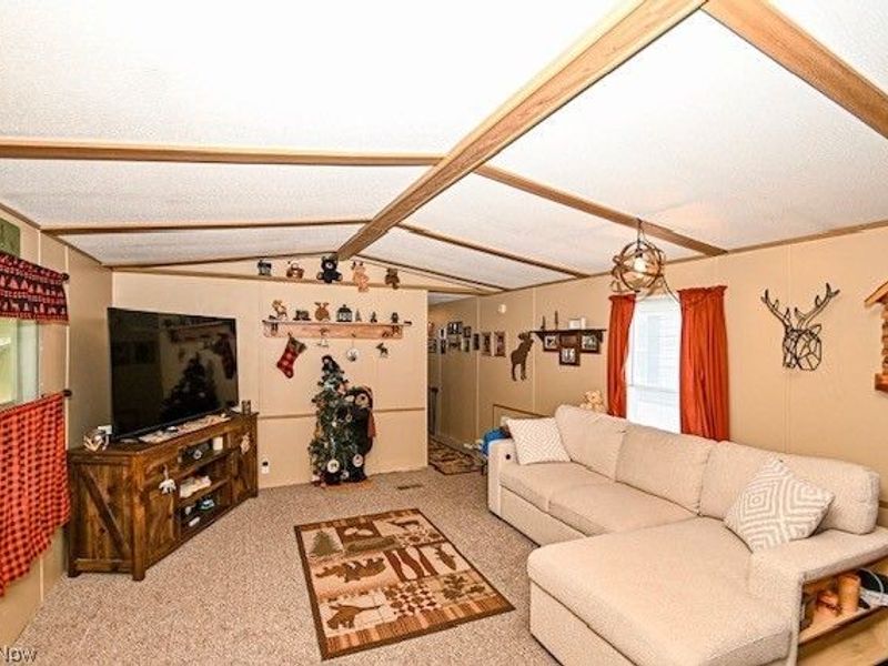 2737 Barn Drive SW, Canton, OH 44706 Photo 9
