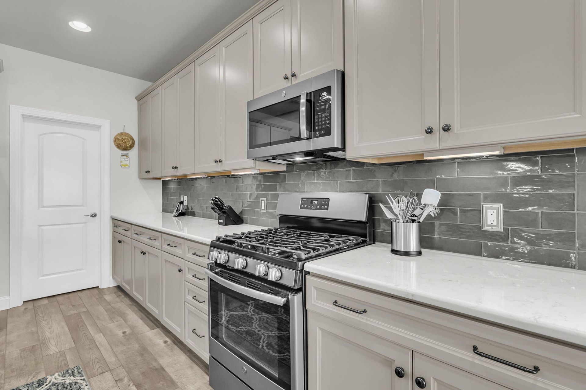 213 Fall Crossing Place Photo 12