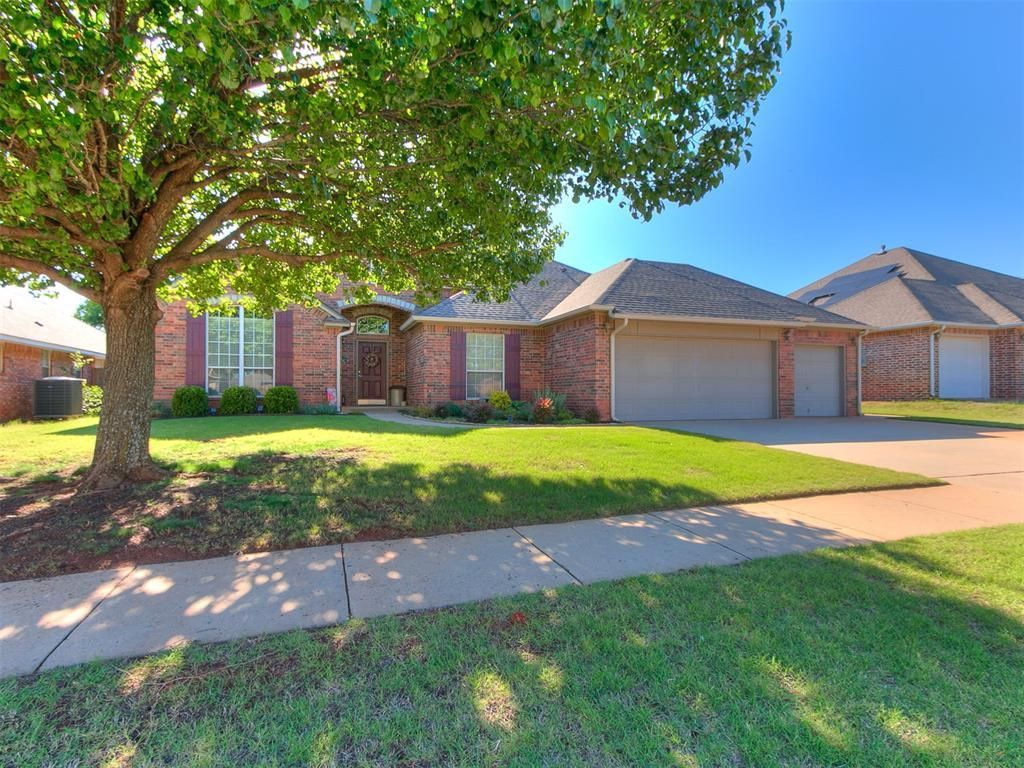 17025 Platinum Lane, Edmond, OK 73012 Main Photo