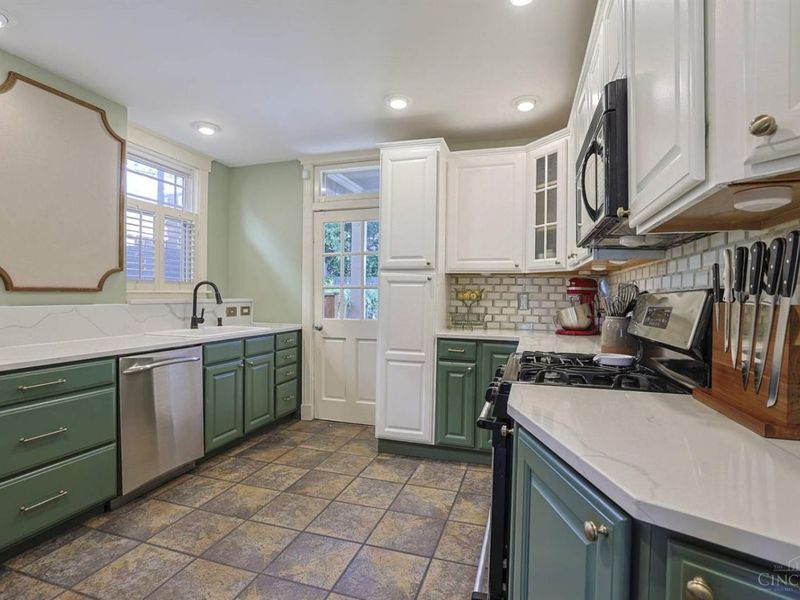 1704 E McMillan Street, Cincinnati, OH 45206 Photo 11