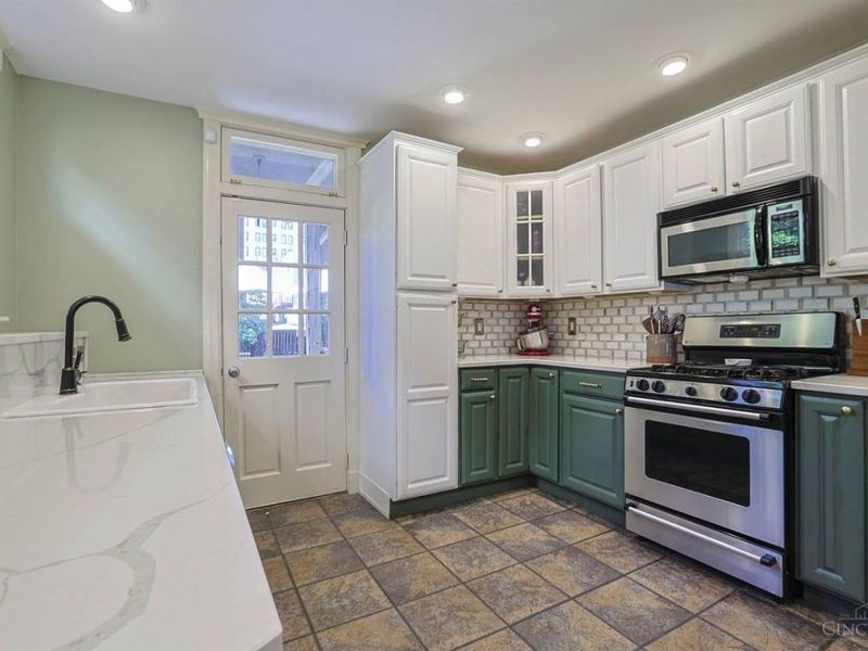 1704 E McMillan Street, Cincinnati, OH 45206 Photo 12