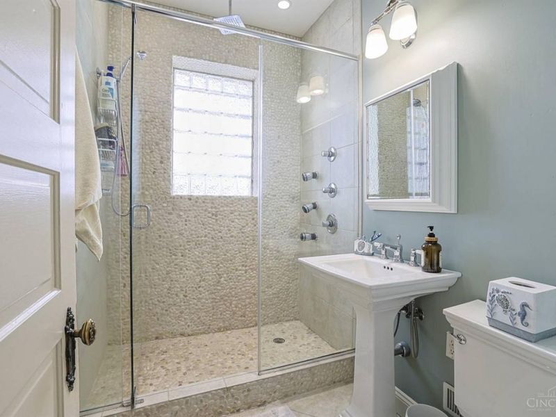 1704 E McMillan Street, Cincinnati, OH 45206 Photo 22