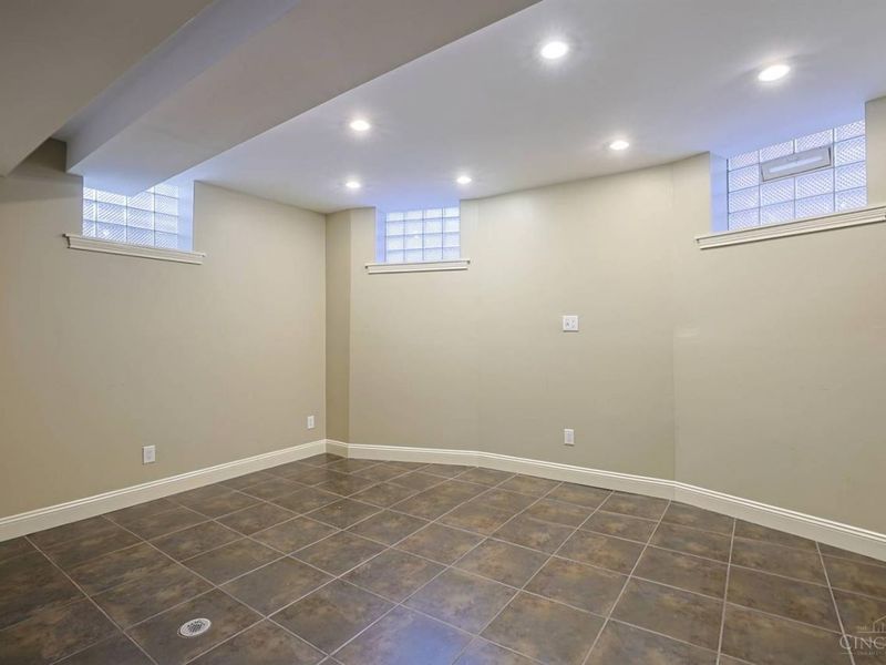 1704 E McMillan Street, Cincinnati, OH 45206 Photo 29