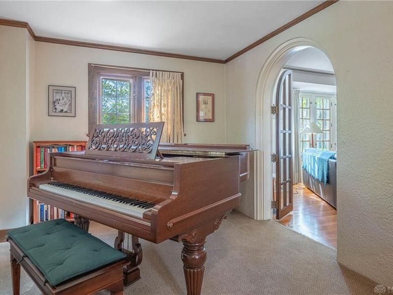 158 E Dixon Avenue, Oakwood, OH 45419 Photo 9