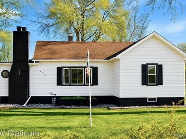 3261 Keewahdin Road, Fort Gratiot Twp, MI 48059