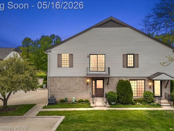 35164 N Bay Circle, Harrison Twp, MI 48045