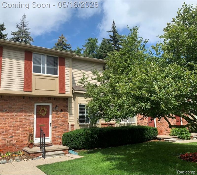 1813 Torquay Avenue, Royal Oak, MI 48073 Main Photo