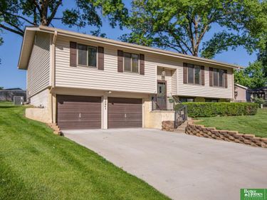 13941 Washington Circle, Omaha, NE 68137