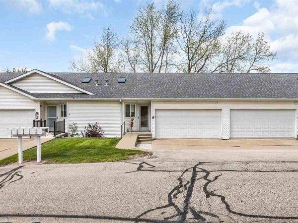 396 Taekwood Lane, Unit D, Cedar Rapids, IA 52402