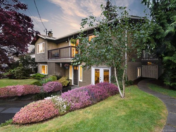 3298 Cook St , Chemainus, BC V0R 1K2