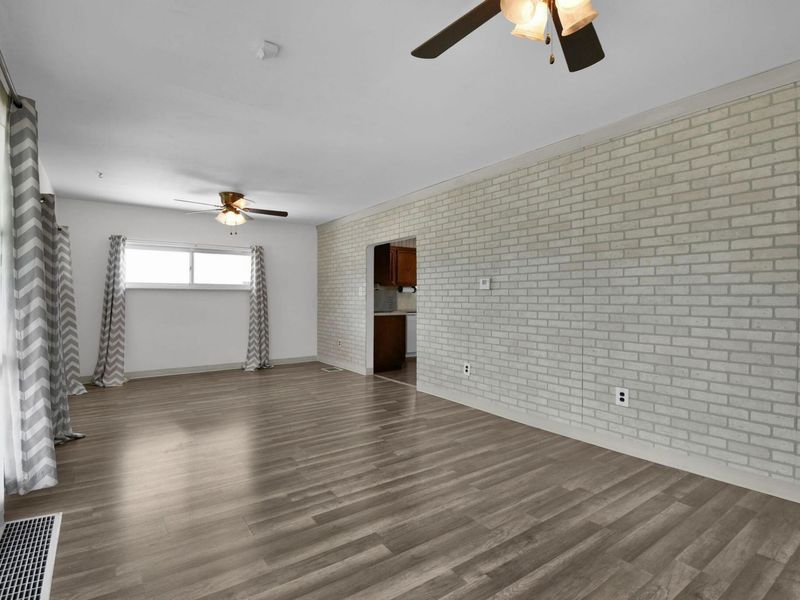2365 Koebel Road , Columbus, OH 43207 Photo 3