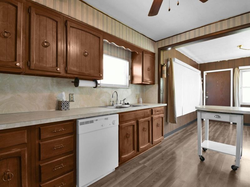 2365 Koebel Road , Columbus, OH 43207 Photo 5