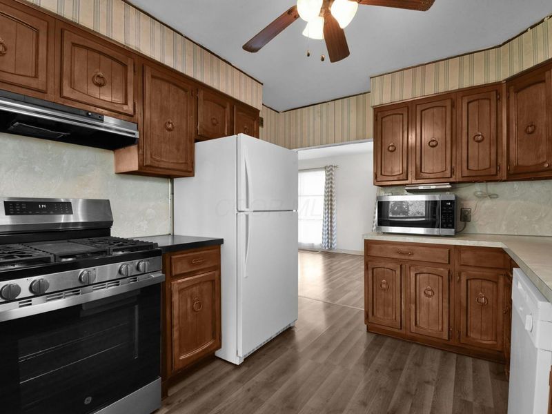2365 Koebel Road , Columbus, OH 43207 Photo 9