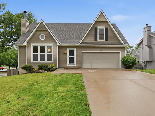1548 W Romany Court, Olathe, KS 66061
