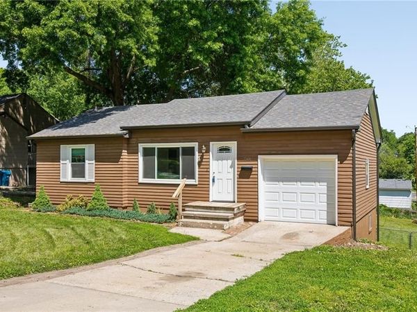 748 Hillside Avenue, Liberty, MO 64068