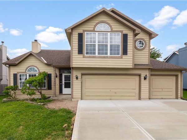 1544 SE 11th Street, Lee's Summit, MO 64081