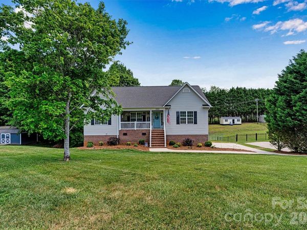 3353 48th Avenue Lane NE, Hickory, NC 28601